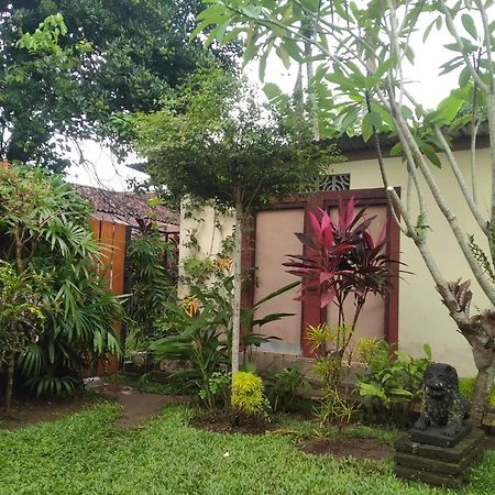 Efata Homestay Magelang Esterno foto
