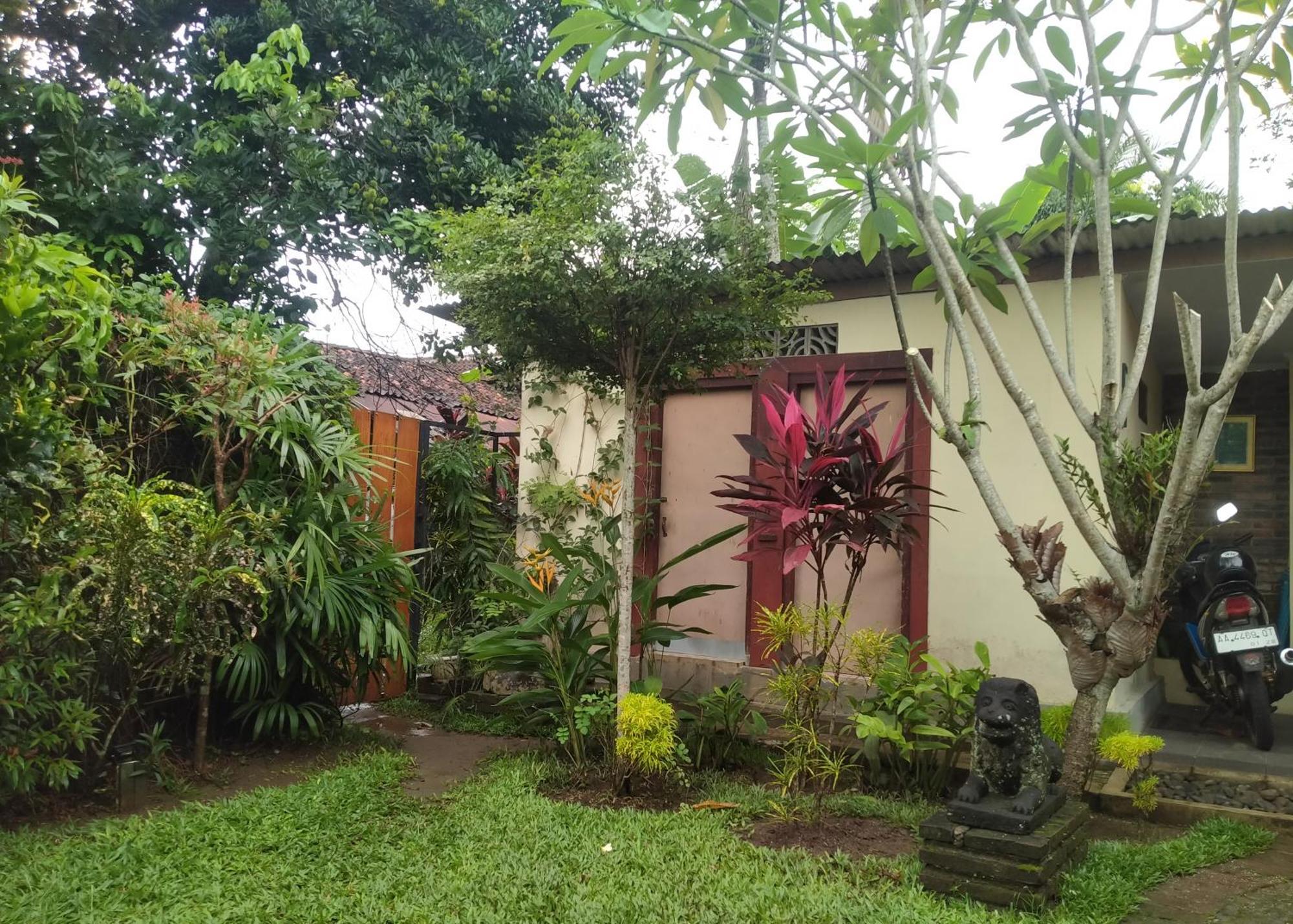 Efata Homestay Magelang Esterno foto